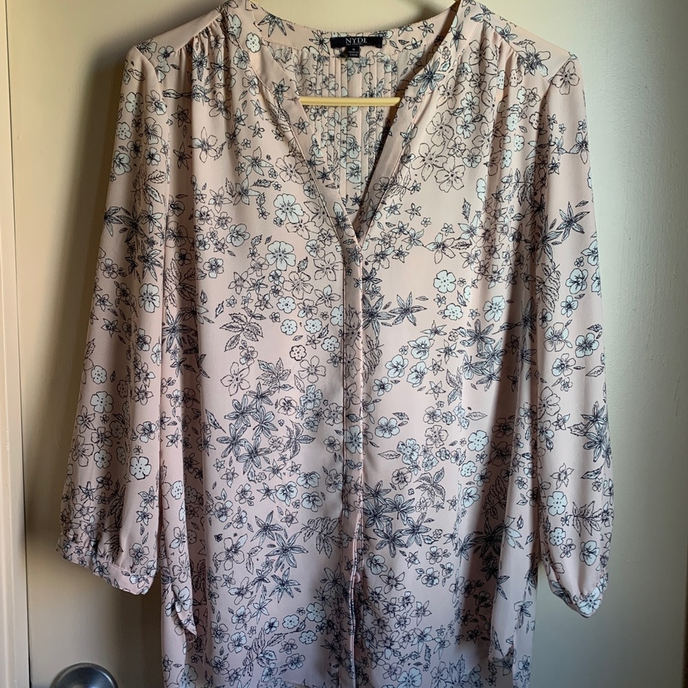 COPY - Light pink blouse with floral pattern